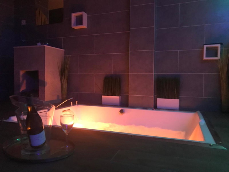 chambre avec spa by jordans collection, Dijon, France