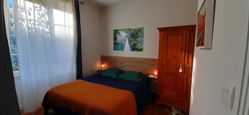 Chambre d'hôte le jardin de l'Esplanade Rennes Centre et gare, Rennes, France
