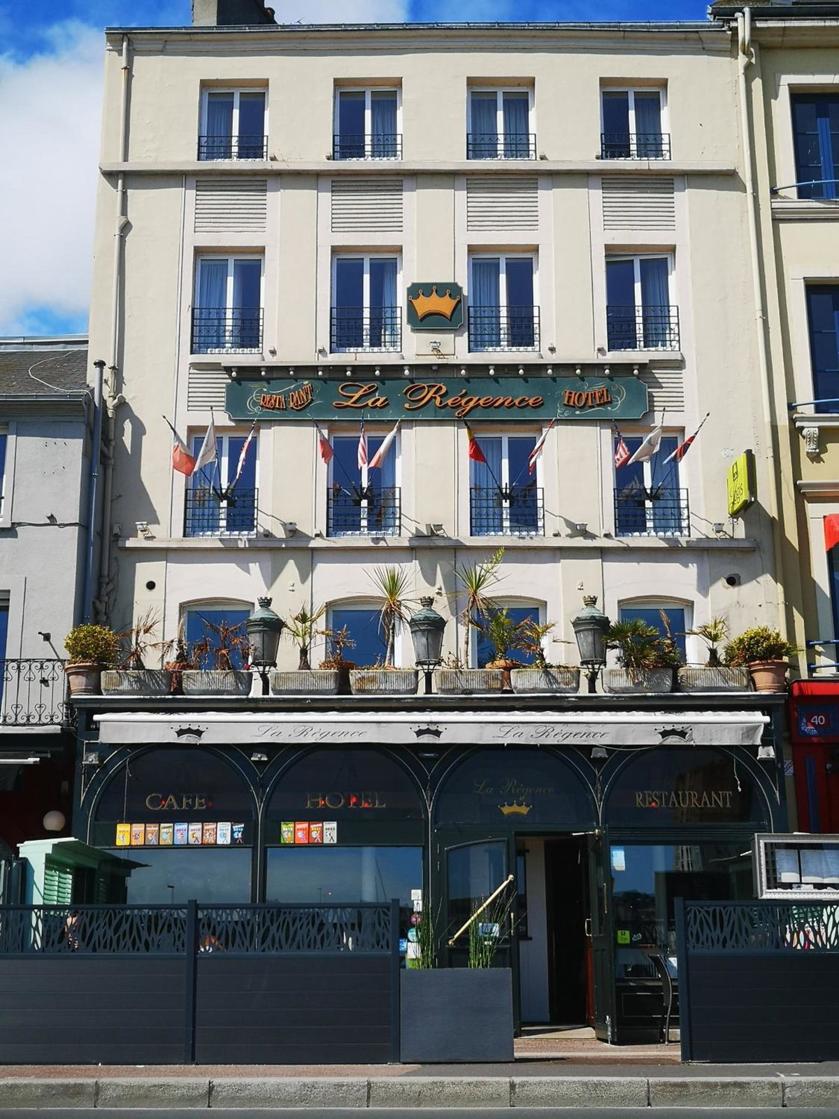 Hotel · Logis HOTEL RESTAURANT La Régence, Cherbourg En Cotentin