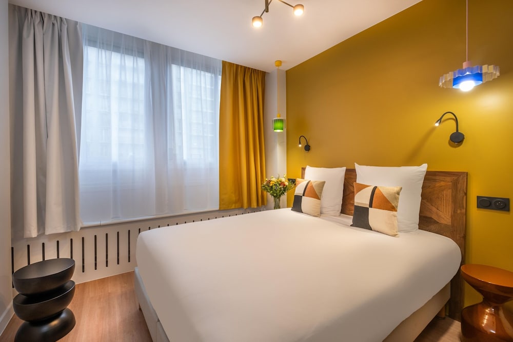 Montmartre Paris Suite, France