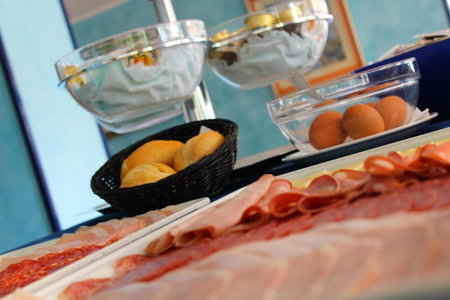 Hotel Bristol - a 30 mt dalla spiaggia, Misano Adriatico, Italy