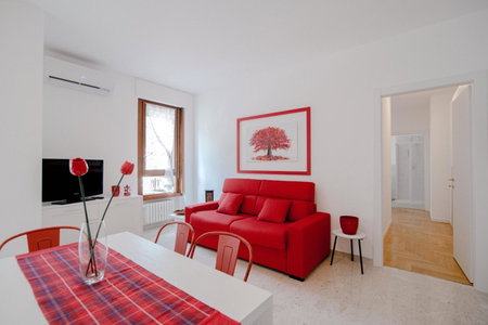 Dodo Red by "The House Of Travelers", Como, Italy