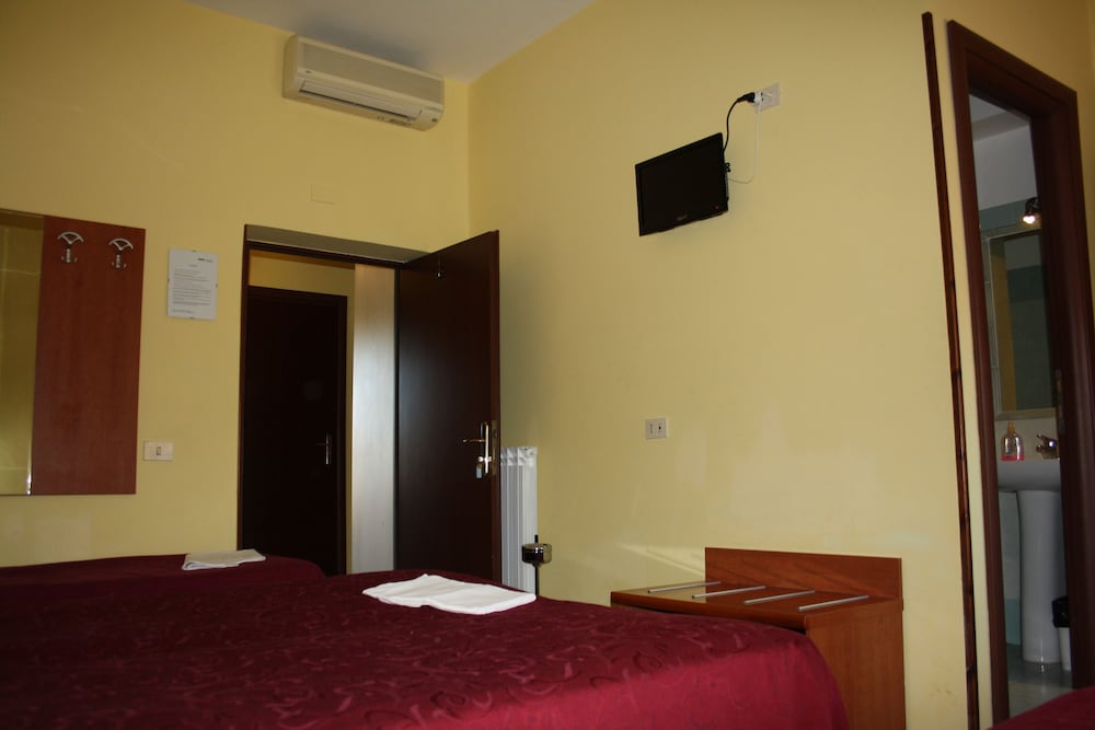 Eurorooms, Italy