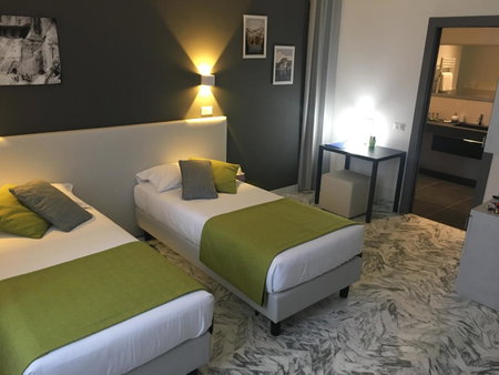 Mikeme, Carrara, Italy