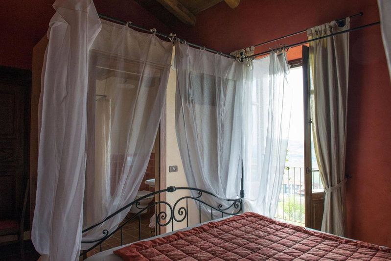 Agriturismo La Torricella, Monforte dʼAlba, Italy