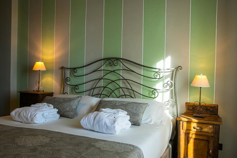Agriturismo La Torricella, Monforte dʼAlba, Italy