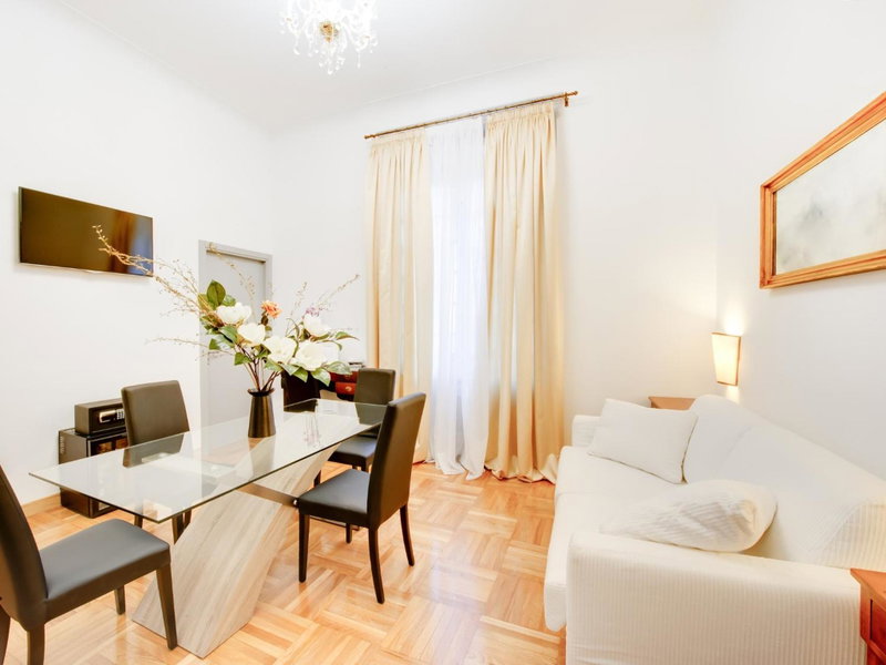 Queen Palace Suites, Rome, Italy