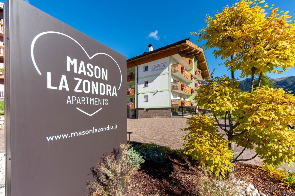 Mason La Zondra, Italy