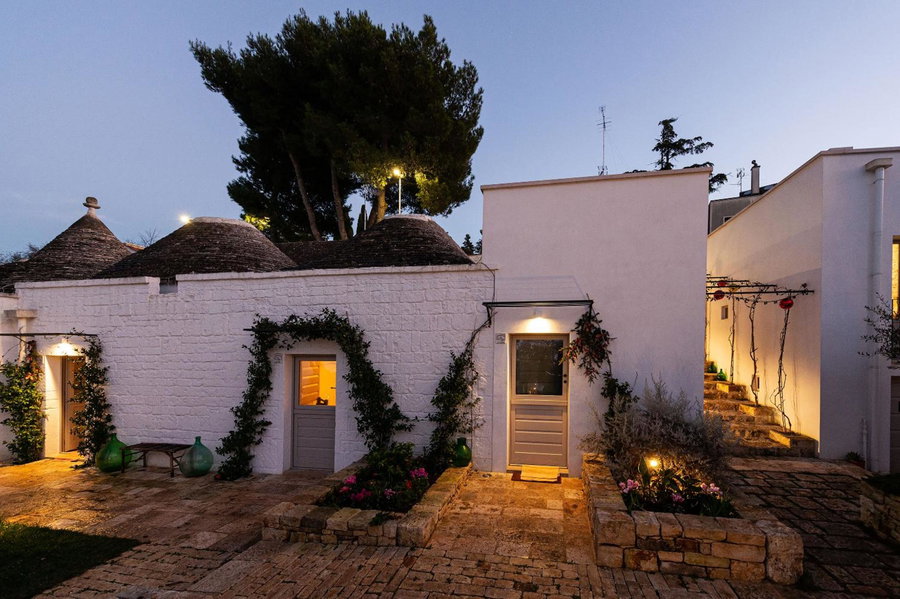 Trulli in corte, Alberobello, Italy