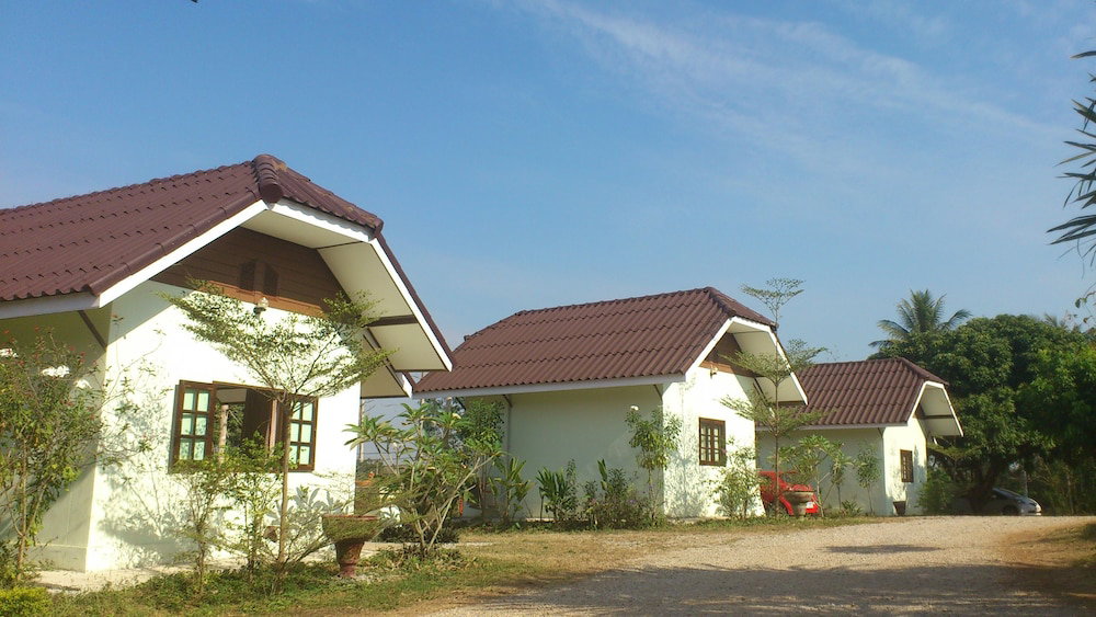 Hotel · Suan Lamyai Resort, Wang Saphung