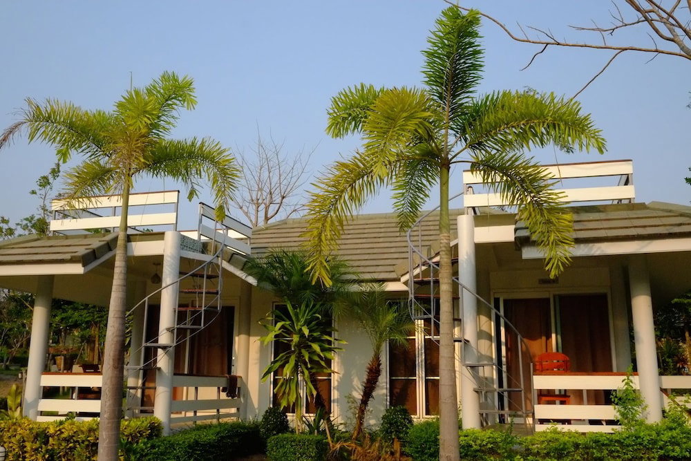 Hotel · Lumphachi Lakehill Resort, Suan Phueng