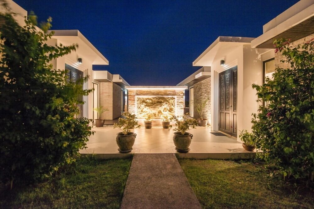 Resort Pool Villa With 5 Bedrooms TS1, Thailand