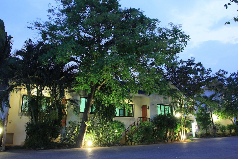 Chayada Garden House and Resort Hotel, Thailand