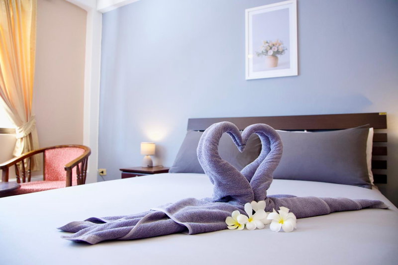 GOLDEN GUESTHOUSE by The Beach Cha Am, Cha Am, Thailand