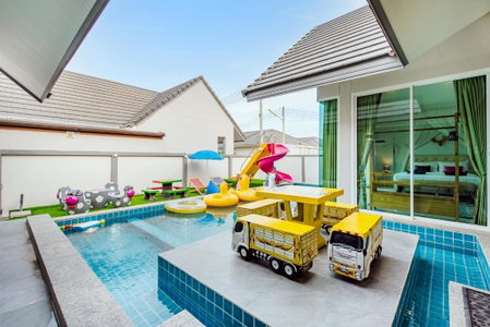 M4 Billion Pool Villa Cha-am, Cha Am, Thailand