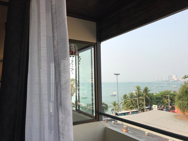 Lewiinski's Hotel, Pattaya Central, Thailand