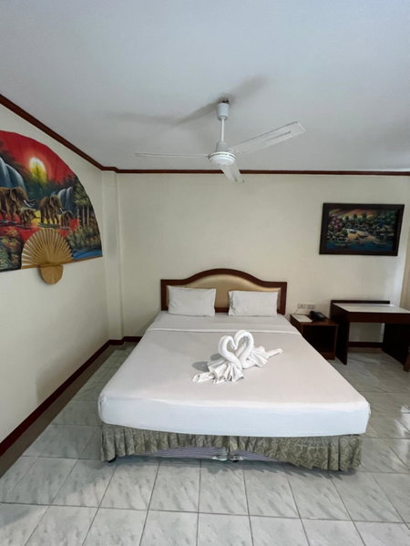 Lewiinski's Hotel, Pattaya Central, Thailand