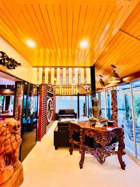 Crystal Sea Villa, Ko Larn, Thailand