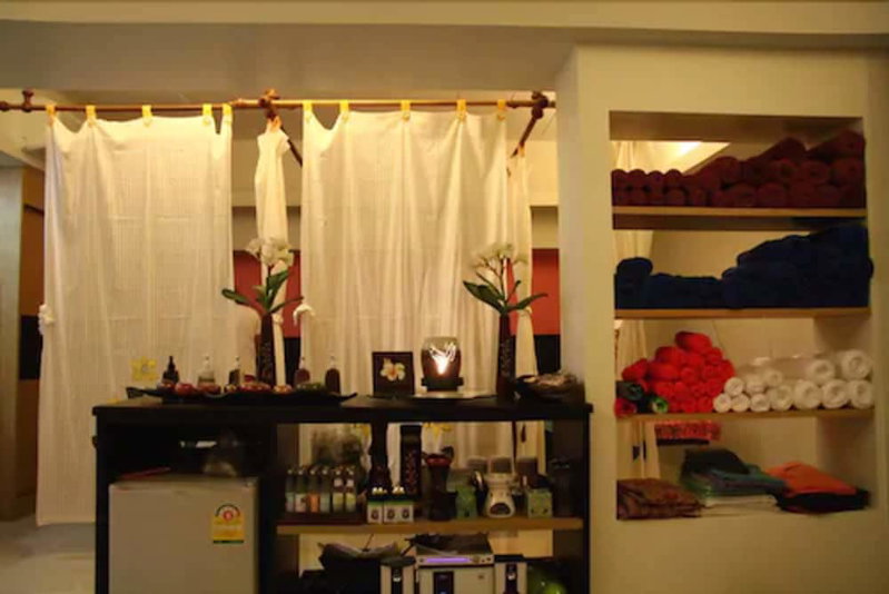 Bunjongburi Hotel, Surat Thani, Thailand