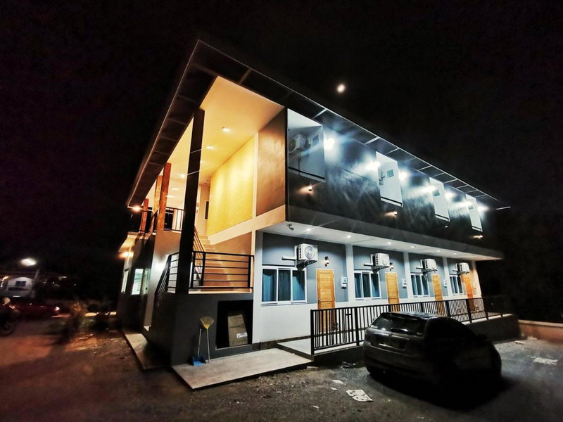 ลิตเติ้ล ฮิลล์ สัตหีบ รีสอร์ท ( Little Hill Sattahip Resort ), Sattahip, Thailand