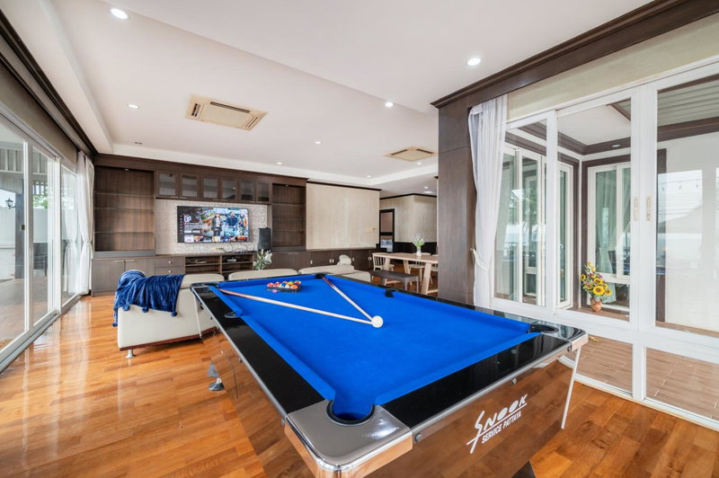 RimLay Beachfront Pool Villa, Sattahip, Thailand