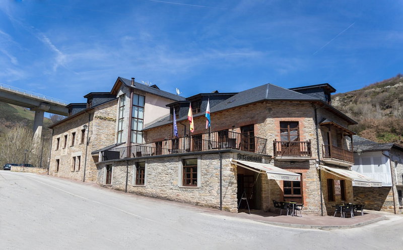Hotel Ambasmestas, Vega de Valcarce, Spain