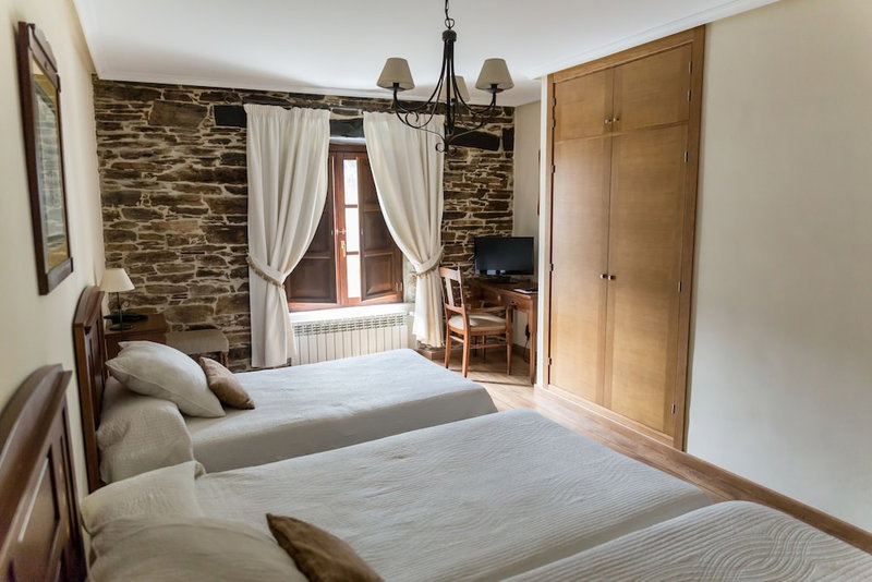 Hotel Ambasmestas, Vega de Valcarce, Spain