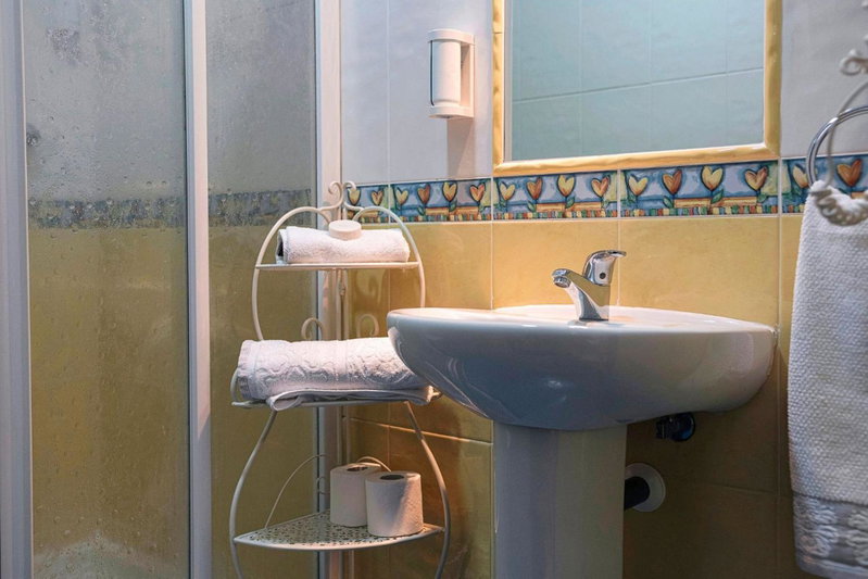 Hostal Colón Don Miguel, Cádiz, Spain