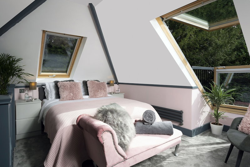 Stay at-FL, Crawley, United Kingdom