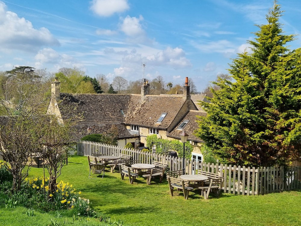 Hotel · The White Hart, Stamford