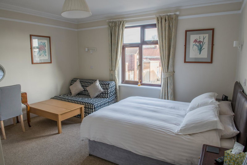 Toothbrush Rooms at Lattice Lodge - Guest Kitchen & EV Recharging, Ipswich, United Kingdom