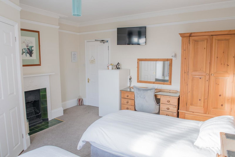 Toothbrush Rooms at Lattice Lodge - Guest Kitchen & EV Recharging, Ipswich, United Kingdom