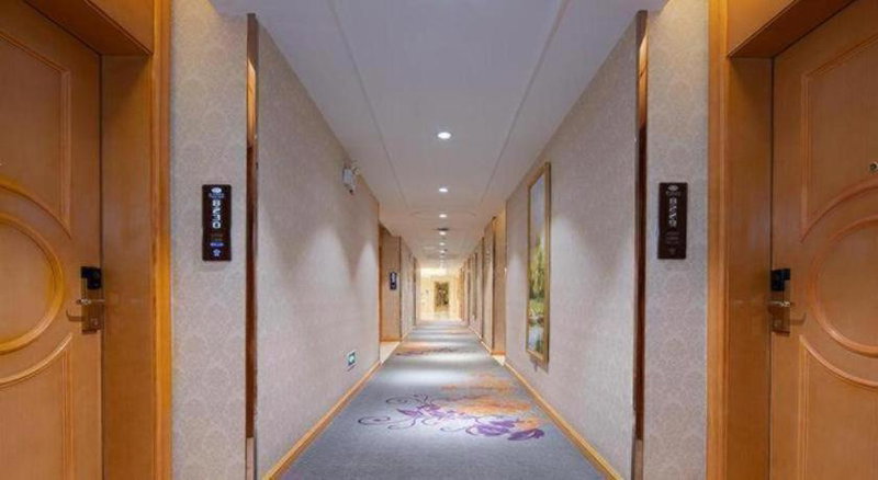 Vienna Hotel Qinghai Xining Wanda Plaza, Xining, China