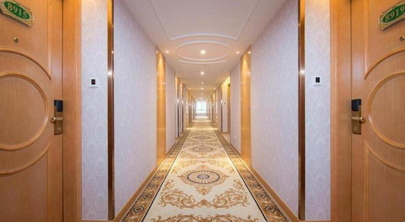 Vienna Hotel Chengdu Chunxi Road Lijiatuo Metro Station, Chengdu, China