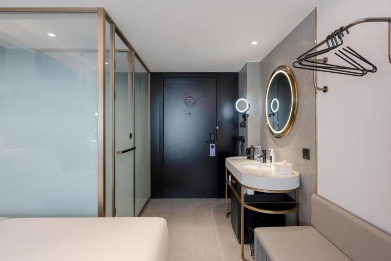 Atour Light Hotel Dalian Xinghai Plaza Henglong Shopping Center, Dalian, China