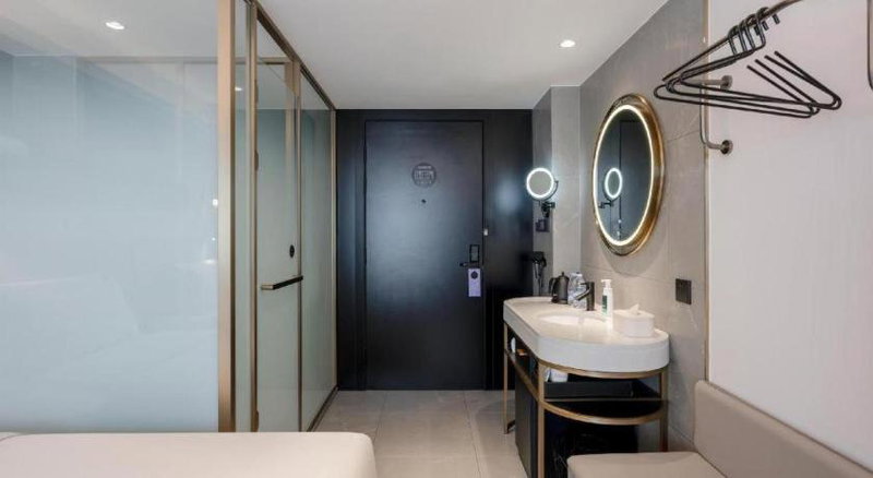 Atour Light Hotel Dalian Xinghai Plaza Henglong Shopping Center, Dalian, China