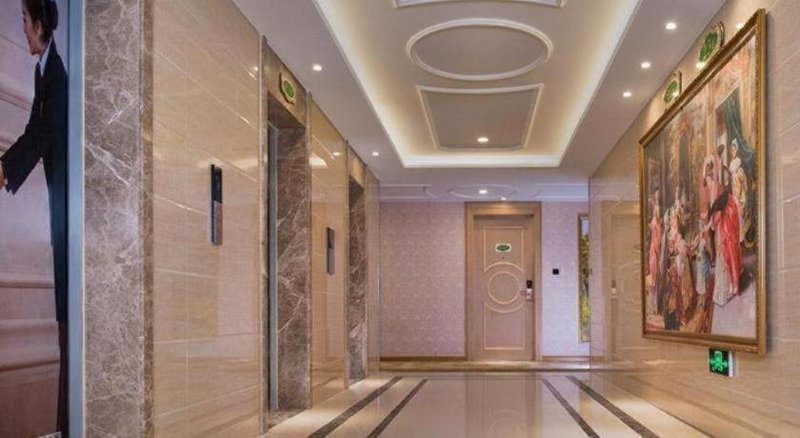 Vienna Hotel Chengdu North Railway Station North Square Wukuaishi Metro Station, Chengdu, China