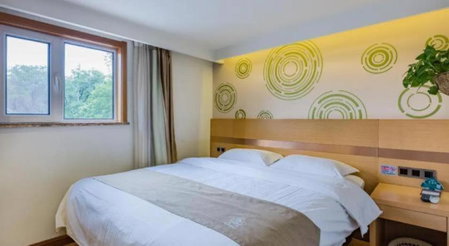 GreenTree Inn Beijing Dongcheng District Wangfujin South Luogu Lane Houhai Express Hotel, Beijing, China