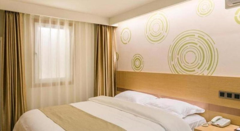 GreenTree Inn Beijing Dongcheng District Wangfujin South Luogu Lane Houhai Express Hotel, Beijing, China