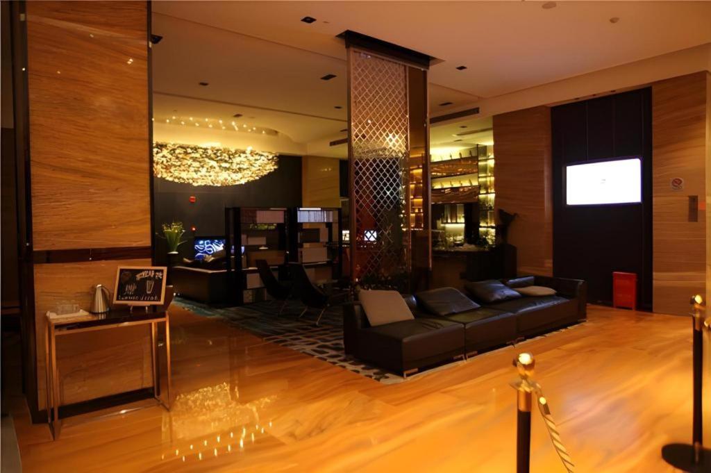 Hotel · Echeng Hotel Wuhan Optics Valley Square Yangjiawan Metro Station, Wuhan