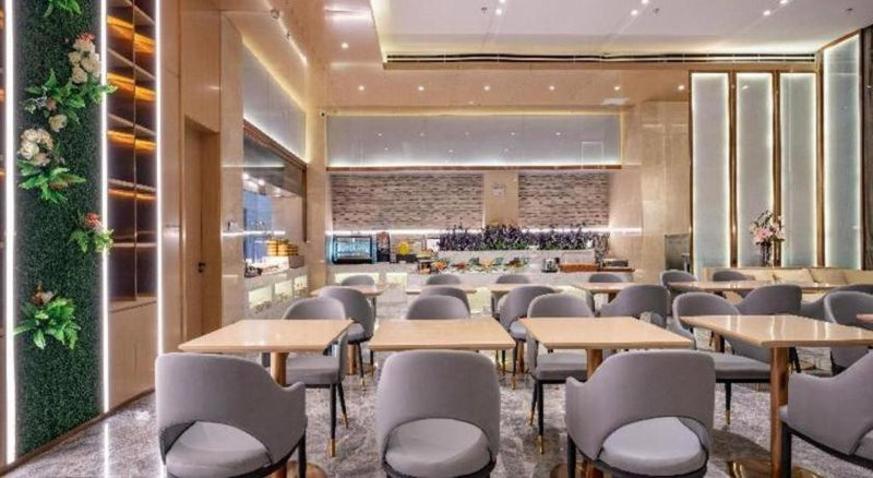 Lavande Hotel Anshan City Center, Anshan, China