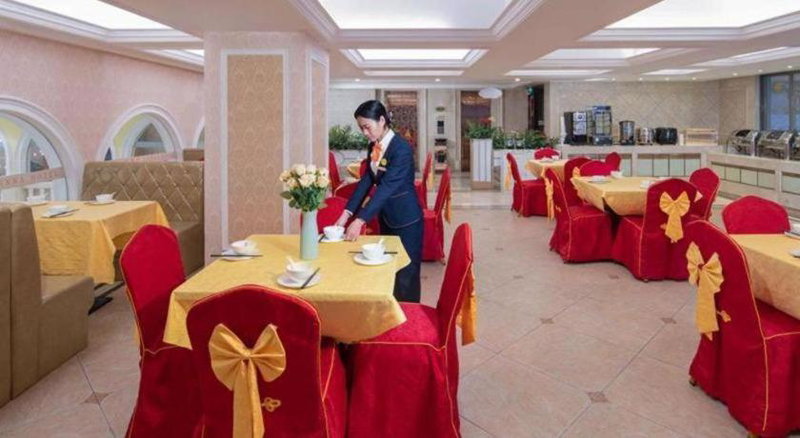 Vienna Hotel Guangdong Shantou South Bus Station, Shantou, China