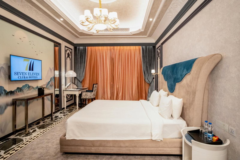 Seven Eleven Hotels and Club, Bhayandar, India