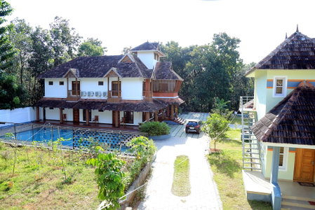 Vajra Ayurveda and Yoga Retreat, Aluva, India