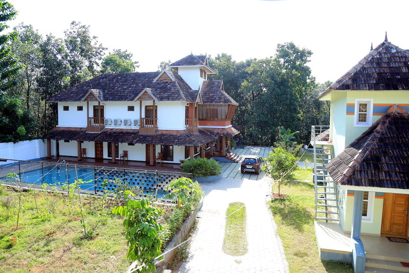 Vajra Ayurveda and Yoga Retreat, Aluva, India
