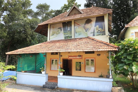 Vajra Ayurveda and Yoga Retreat, Aluva, India