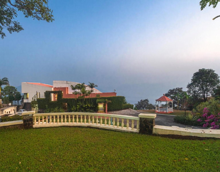 SaffronStays Aurelia, Panchgani - Balinese villa with breathtaking valley views, Panchgani, India
