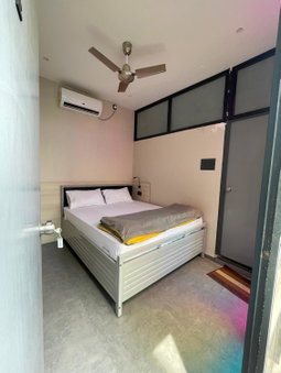 Coliwo Trois Hostel - Kharadi, Pune, India