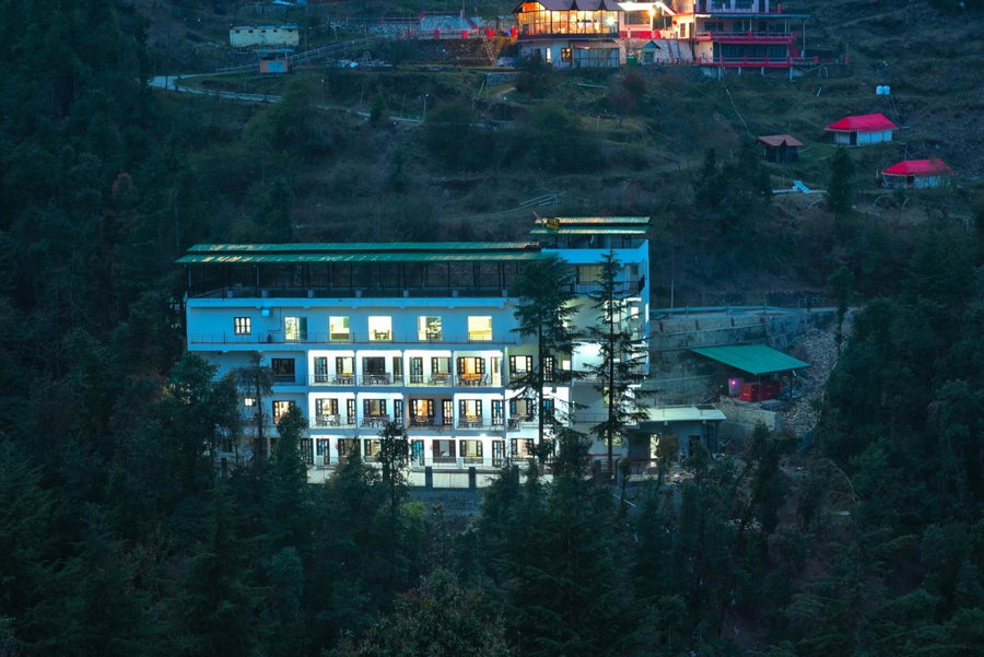 LA Riqueza Dhanolti View - View of Valleys & Mountains - Private Parking - Near to Eco Park & Surkanda Devi Temple, Dhanaulti, India