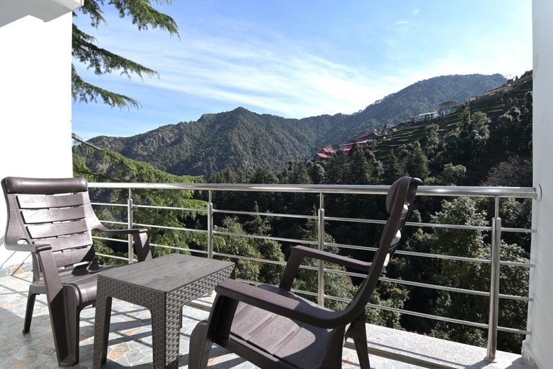 LA Riqueza Dhanolti View - View of Valleys & Mountains - Private Parking - Near to Eco Park & Surkanda Devi Temple, Dhanaulti, India